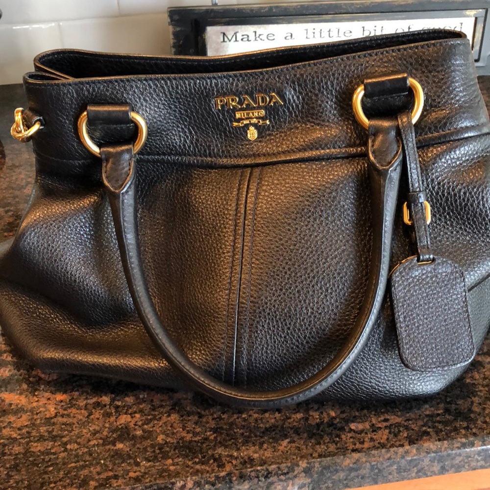 Prada black leather bag w detachable strap